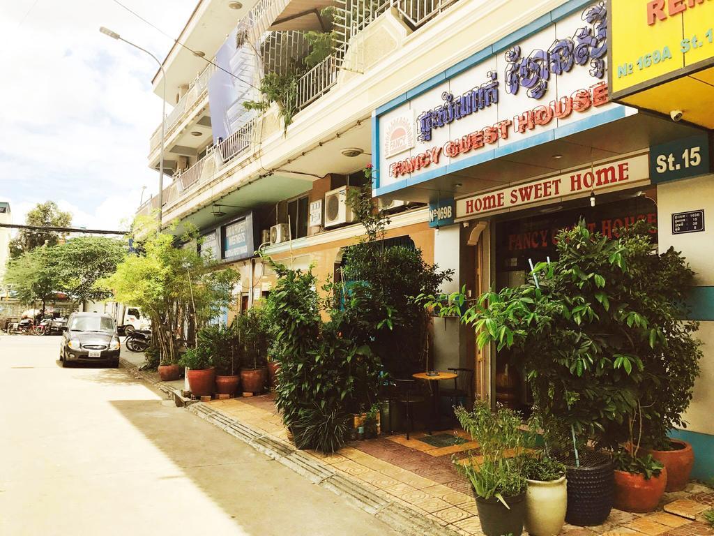 Fancy Guesthouse Phnom Penh Exteriör bild