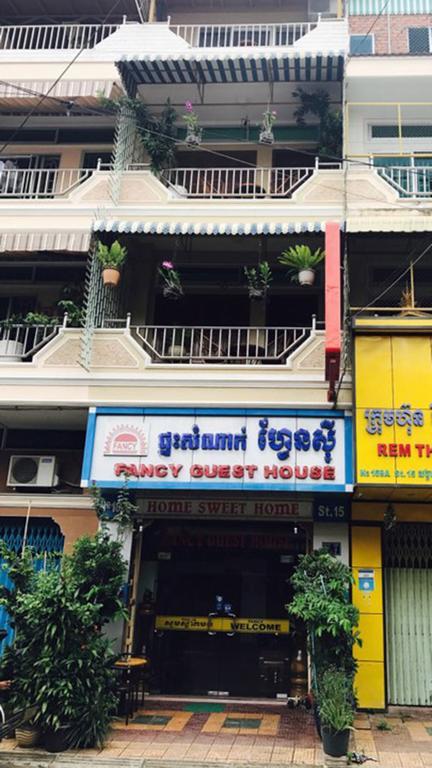 Fancy Guesthouse Phnom Penh Exteriör bild