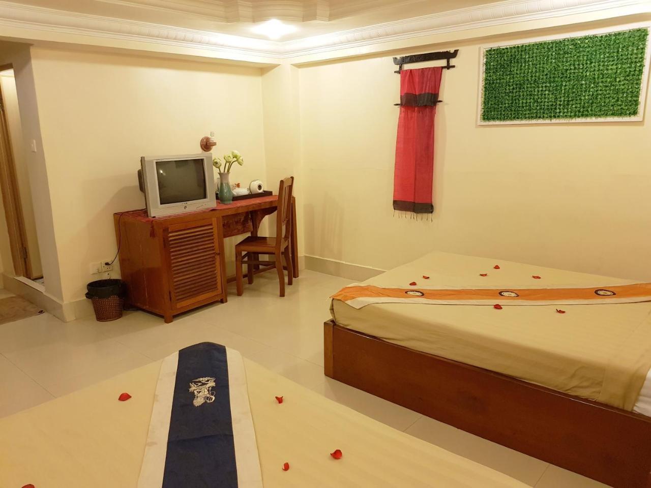 Fancy Guesthouse Phnom Penh Exteriör bild