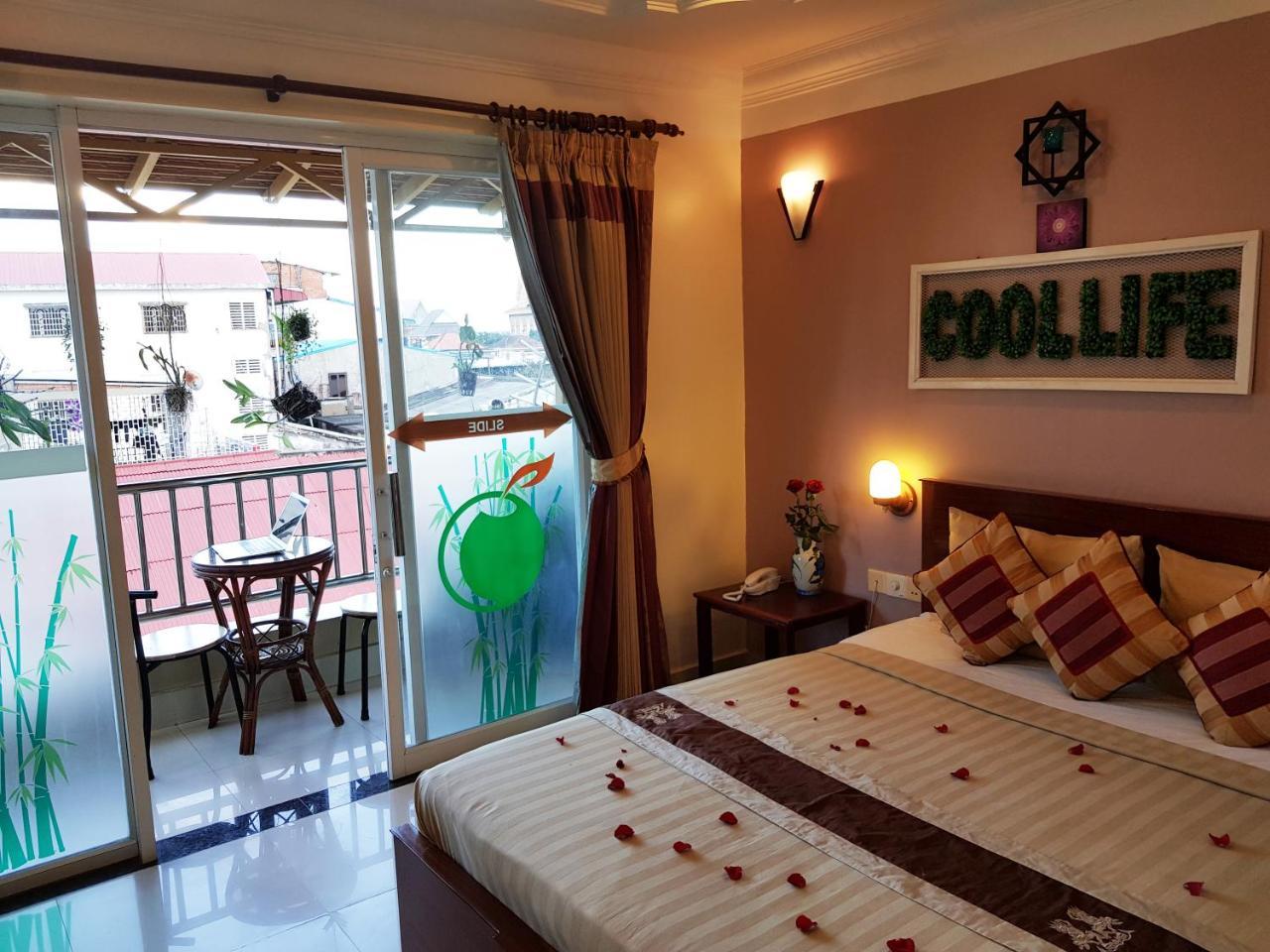 Fancy Guesthouse Phnom Penh Exteriör bild