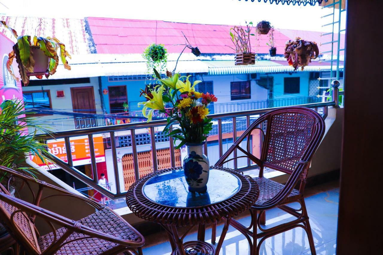 Fancy Guesthouse Phnom Penh Exteriör bild